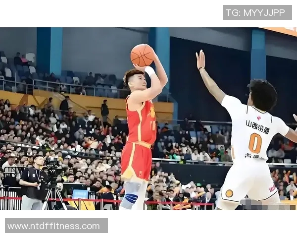 足球巨星与篮球传奇的巅峰对决谁将成为体育界的终极王者